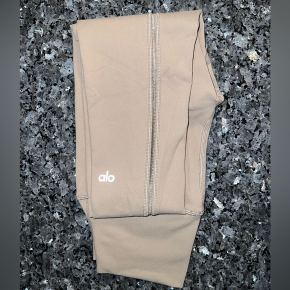 ALO Yoga ~ Limited Edition Stitching Gravel Airlift High-Waisted Leggings - Picture 2 of 11